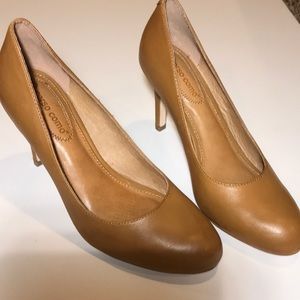Corso Como tan pumps